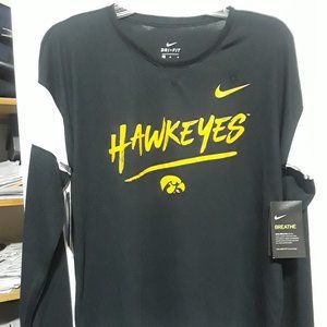 NEW Nike Iowa Hawkeyes Tshirt Medium